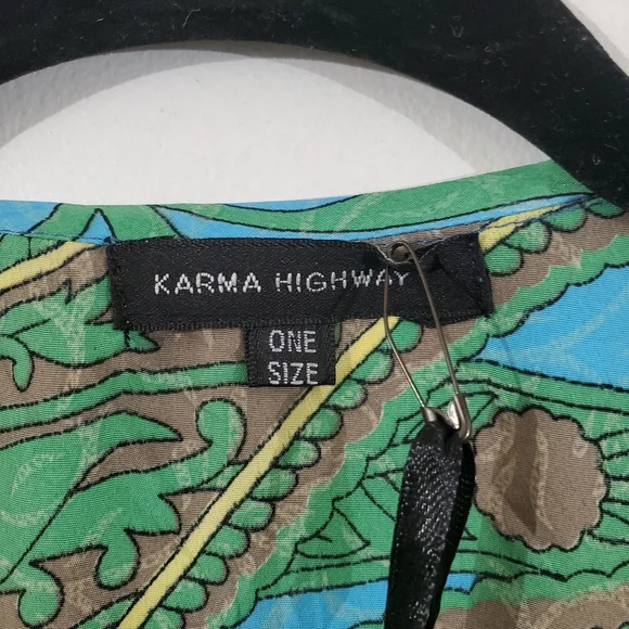 NWT Woman's Paisley Print Top One Size - Picture 4 of 8